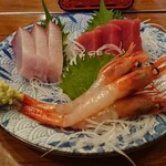 梅原水産 - 甘エビ、ブリ、マグロ（これがお通し）