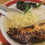 鮎ラーメン+ - 麺は中細