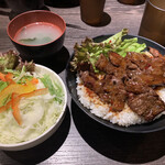 旨タレ屋 - 勝手にハラミ丼定食に〜(゜-^*)/