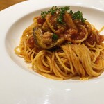 たかのつめ - なすとベーコンのトマトソースパスタ