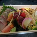 Sousaku Sushikoubou Ryuuguujou - ちらし寿司には醤油が添えられてたんで醤油をたらしてお寿司はいただきました。