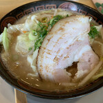 博多長浜ラーメン 夢街道 - からあげ定食   1100円
            らーめんのトッピング(炒め野菜)+160円