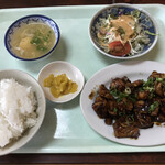 香春閣 - 料理写真:ホルモン定食＝８００円