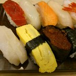 Makotozushi - シャリ多めです。