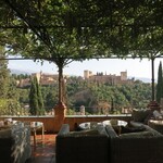 El Huerto de Juan Ranas - 屋内の席からみたアルハンブラ宮殿