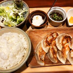 ねお 豊田 うりずん あぐー豚と旬菜うまいもん屋 - 【ランチ】あぐー豚の肉汁餃子セット