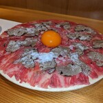 金舌 - 肉刺し　トリュフプラチナユッケ