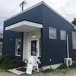 糸島市二丈深江の「Bakery SANA」さん。