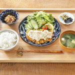 미야자키현산 와카닭의 치킨 남만 정식