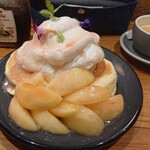 横浜DRAセブン - 桃のパンケーキ1680円