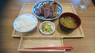 Aburigyuutamman - 厚切り牛タン&牛カルビ焼き定食