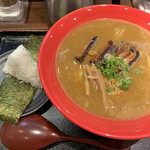 楽山 - カレーチャーシュー麺