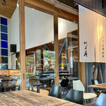 軽井沢 川上庵 - テラス席から店内を
