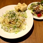 PASTABAR SPUGNA - 釜揚げシラスとからすみのパスタ　　　シラスの風味にからすみの旨味がたまらない