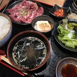 七輪炭火焼肉 遊輪 - 別アングルで！