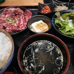 七輪炭火焼肉 遊輪 - スープっも旨し
