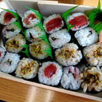 すし処 君家 - 鉄火巻き、梅しそ巻き、わさび巻き