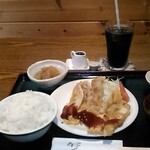 のっぽ - ピカタの定食とアイスコーヒー