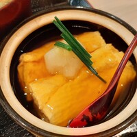 北新地 君しま - 注文後に焼いて下さる出汁巻きはお出汁の風味がしっかり、大根おろしや生姜入りのトロトロあんかけで