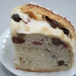 天然酵母・パン工房 みなみ風 - さくら大納言カンパーニュ