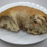 天然酵母・パン工房 みなみ風 - 黒糖くるみベーグル断面