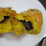 天然酵母・パン工房 みなみ風 - 中にはチョコがたっぷり