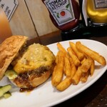 Cafe＆Diner KHB - 照り焼きチーズバーガー