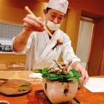 御料理 古川 - これ、緑の青臭いタレと合わせると本当に素晴らしい物に変わった(*^^*)ﾜﾀと日本酒も素晴らしいですねあのタレと鮎、ポピュラーな取り合わせらしいけど知らんかった…