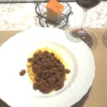 La Brianza - この日リクエストしたタヤリン。ジビーフ放牧牛ラグーソースと予め和えられてないから3度楽しめるお皿。自家製タヤリンがおいしくて、うっかり麺だけ食べ終わってしまいそう。卵感濃くコシ強！水分は卵黄のみ凄～い