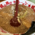 桃山ラーメン - ニンニク投入