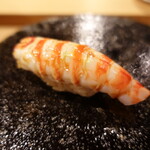 すし処 睦月 - 車海老：味とシャリの間に海老の味噌入り