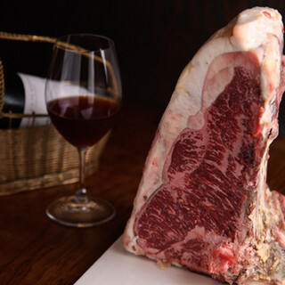 サカエヤさんの熟成肉の魅力をご堪能、至福の一品をご用意