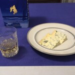 グランドカーヴ - 英国の青カビチーズ Stilton 