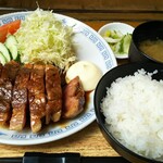 烏森絶メシ食堂 - ポークソテーライス 1500円、お肉は300gでご飯と味噌汁のお代わり無料になります