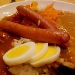 カレー部 - ウインナー(150円)　あいがけカレー(ポークとチキンカレー)　1,000円  