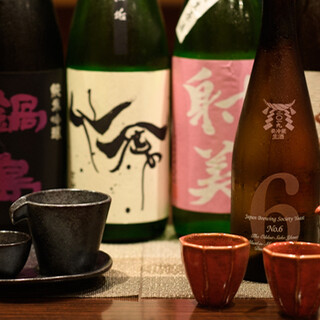 こだわりの燗酒◎利き酒師がセレクトした希少な地酒もあります！