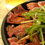 トロバコ - マグロのほほ肉のタタキ。