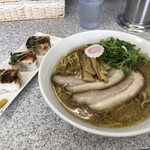 中華そば土屋商店 - 　　特製中華そば大盛り　
      　　　特製焼豚バッテラ寿司