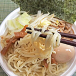 RA-MEN 3SO - 自家製中太縮れ麺