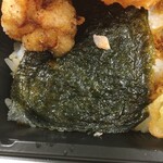 Tentekomai - ご飯とおかずの間に敷かれた海苔