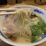 Ganso Ramen Nagahama Men - 麺は細ストレート