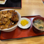 うるとら食堂 - ガーリック豚丼