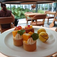 THE GATEHOUSE - アフタヌーンティーセット(3,200円)二段目