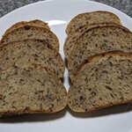 BITTE - ライ麦50%の食事パン 十七穀（スライス）