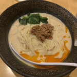 濃厚鶏ソバ 麺 ザ クロ - 坦々麺