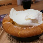 ミルクランドホッカイドウ→トウキョウ - スキレットのダブルクリームパンケーキ