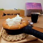 ミルクランドホッカイドウ→トウキョウ - スキレットのダブルクリームパンケーキ