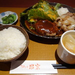 Tokyo 串家 - 豚肉の生姜焼き・ハンバーグ定食950円