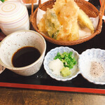 Mugiya tanabe - 蕎麦つゆと薬味