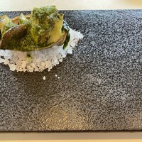 イタリア料理 リストランテ フィッシュボーン - 地鮑のヴァボーレ　香草ガーリックバター